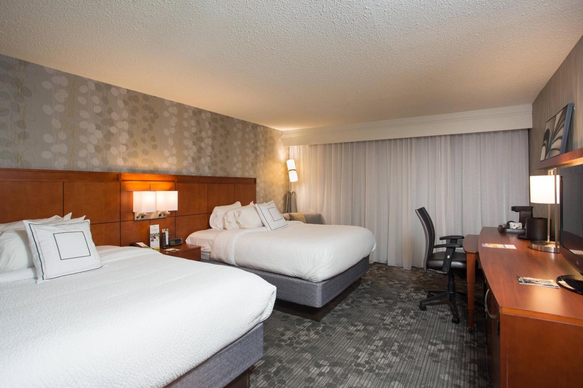 Courtyard By Marriott Boston Westborough Hotel Exterior photo